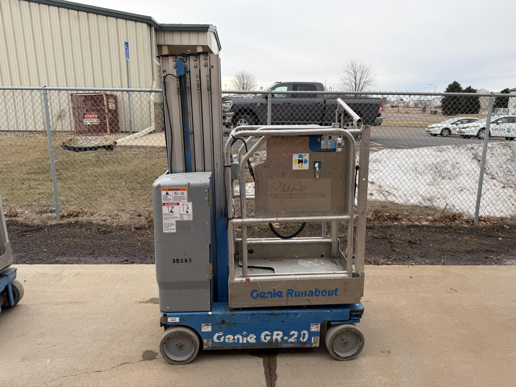 2014 Genie GR-20 Equipment Image0