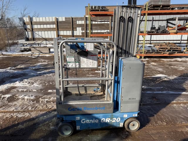 Image of Genie GR-20 equipment image 1
