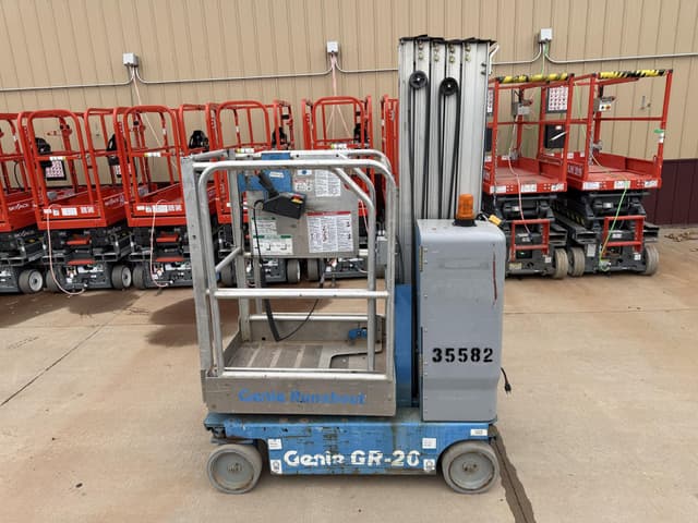 Image of Genie GR-20 equipment image 4