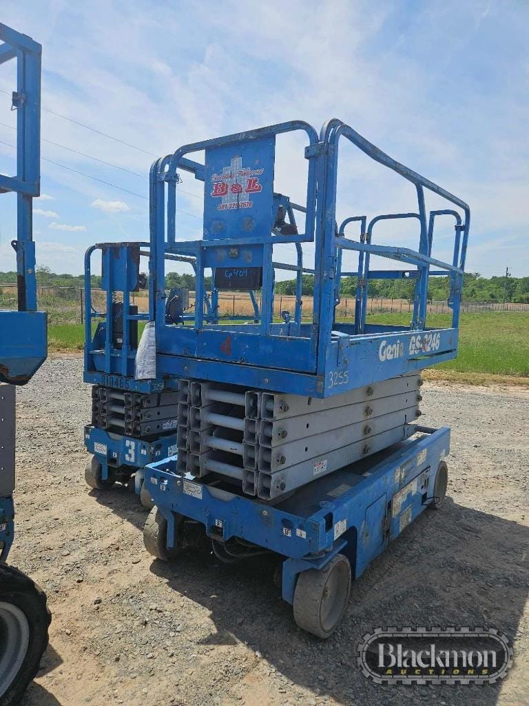 2014 Genie GS3246 Equipment Image0