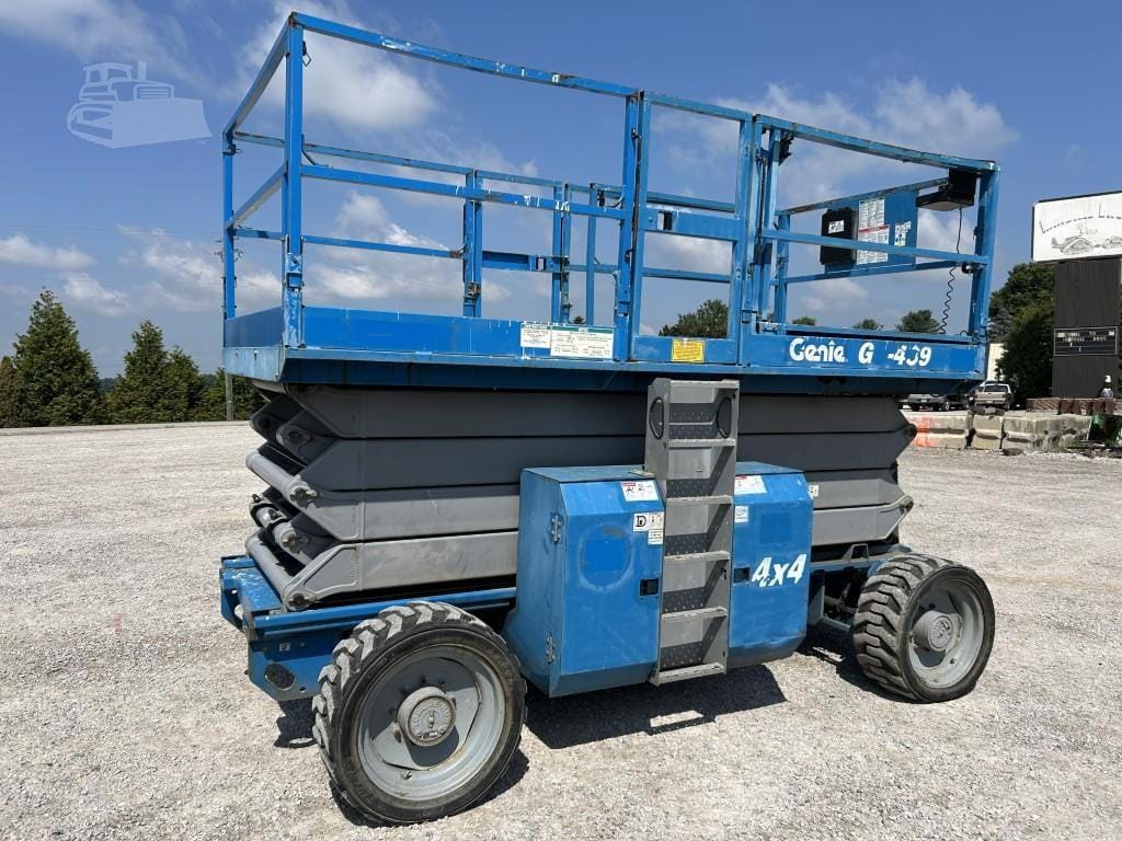 2014 Genie GS4390RT Equipment Image0