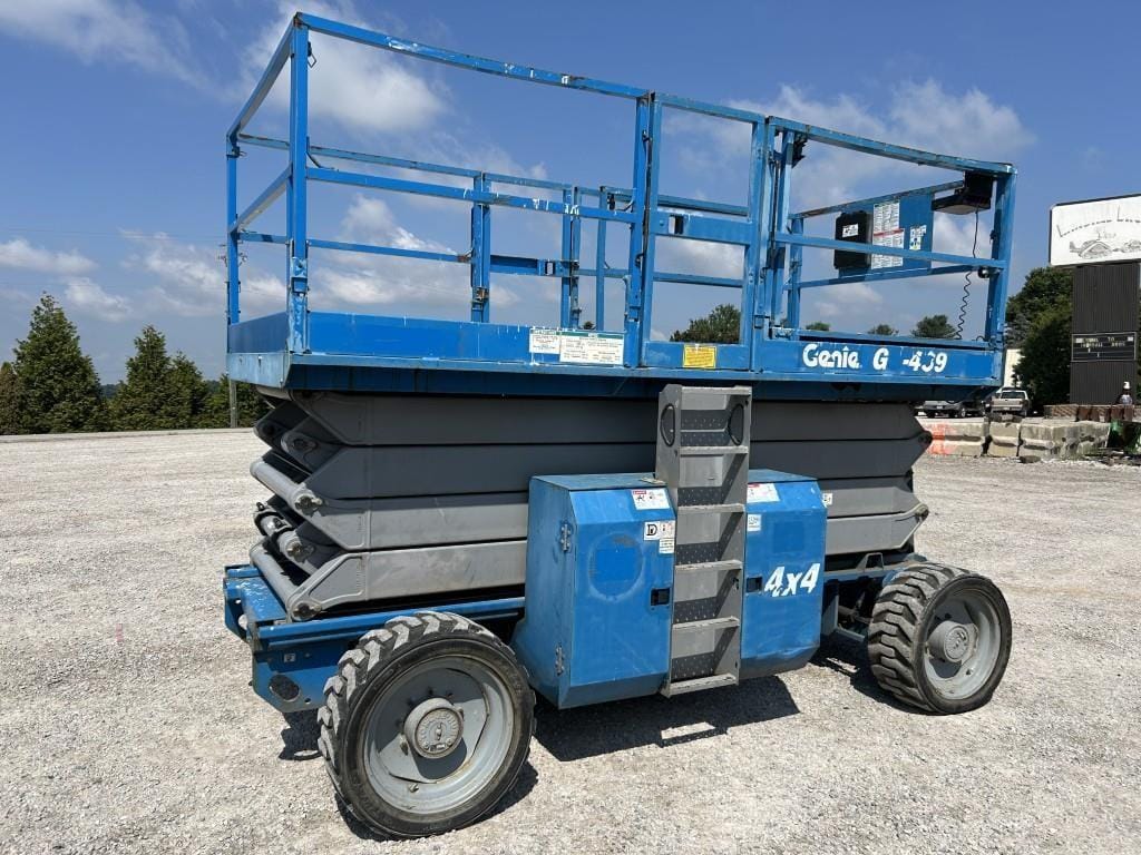 2014 Genie GS4390RT Equipment Image0