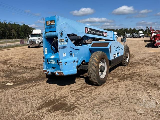 Image of Genie GTH-844 equipment image 4