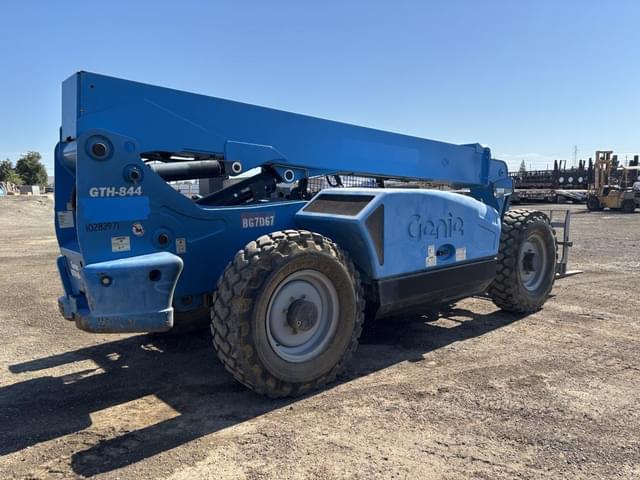 Image of Genie GTH-844 equipment image 2