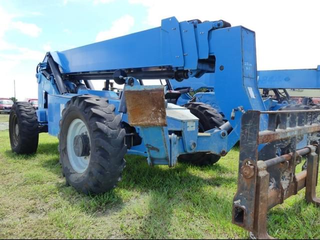 Image of Genie GTH1056 equipment image 1