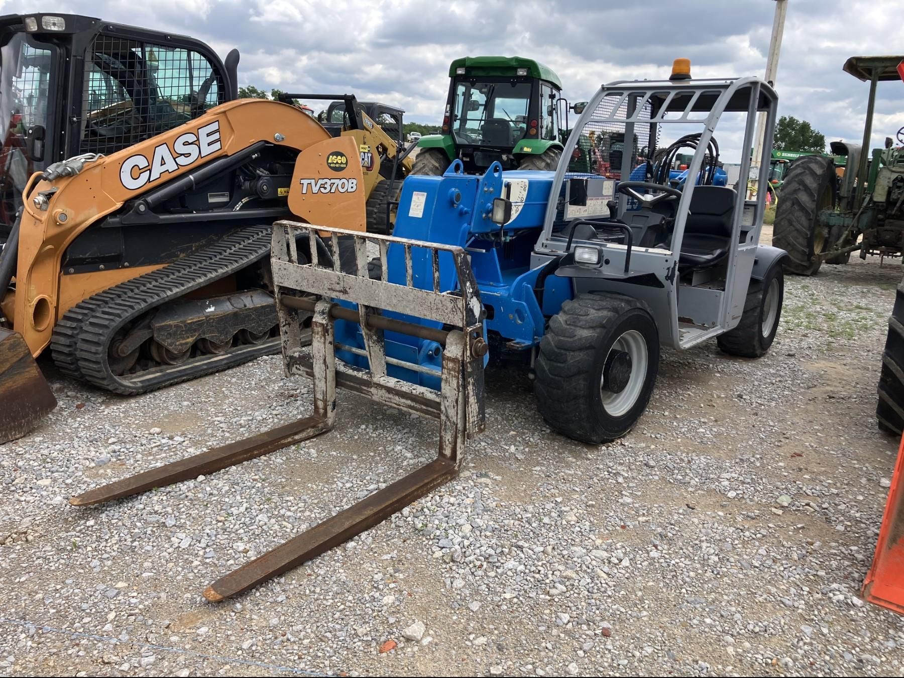 2014 Genie GTH5519 Equipment Image0