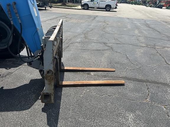 Image of Genie GTH844 equipment image 4