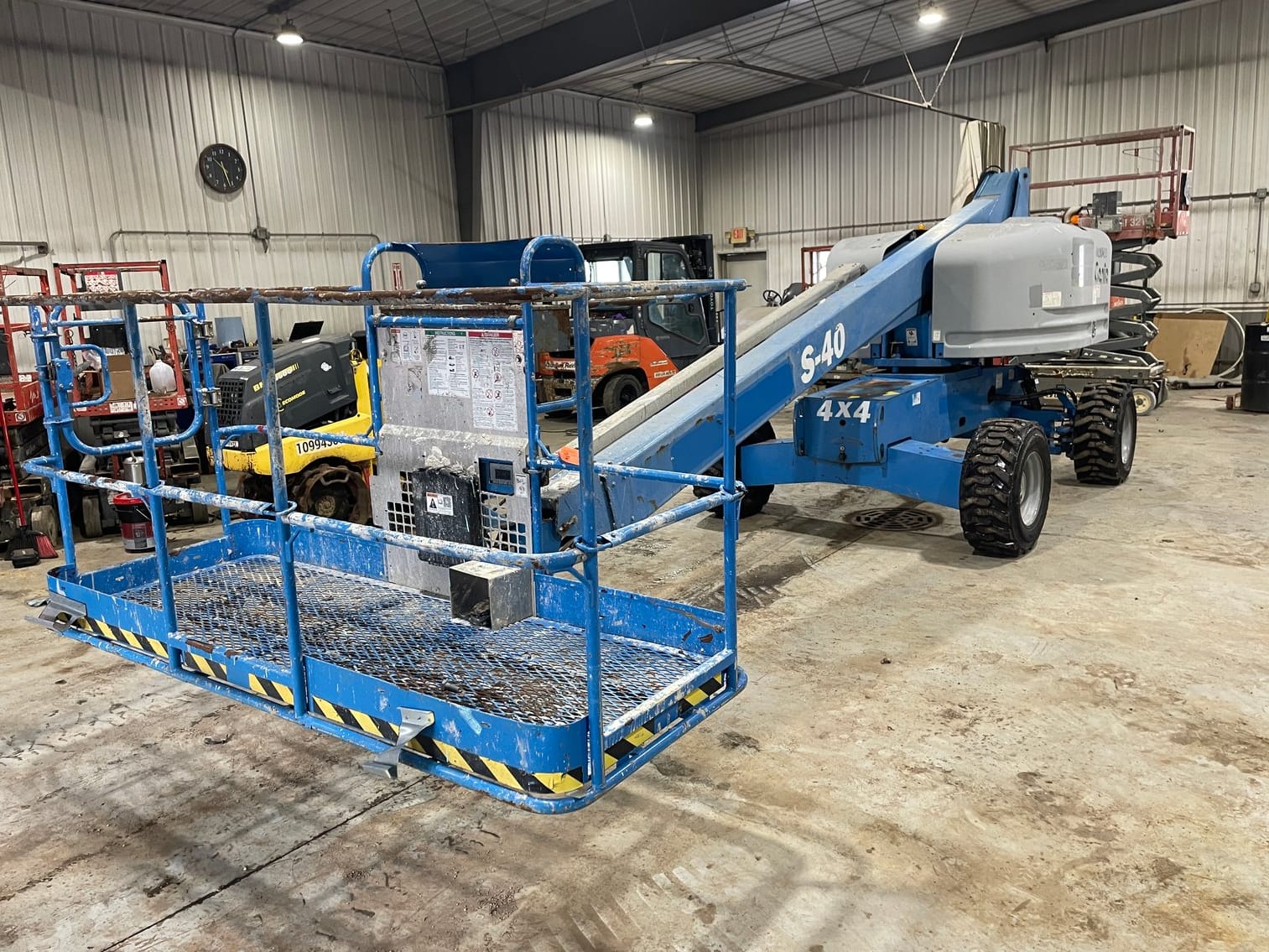 2014 Genie S-40 Equipment Image0