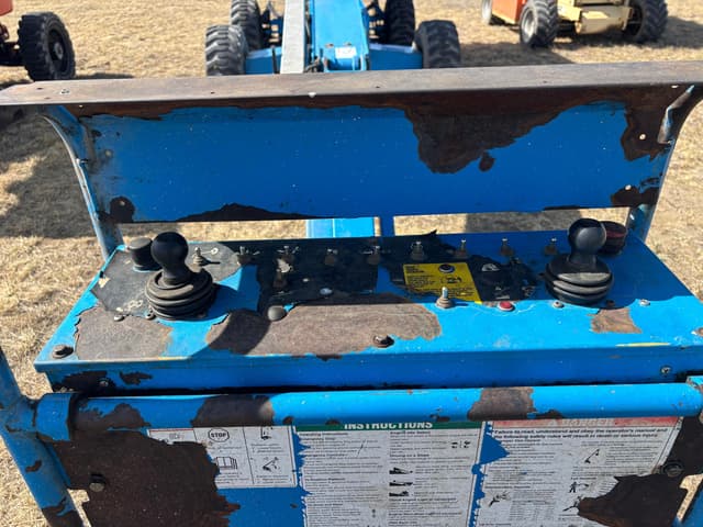 Image of Genie S-45 equipment image 3