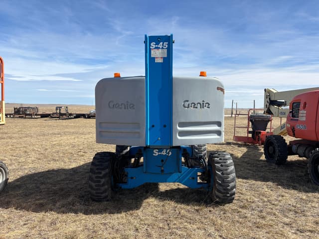 Image of Genie S-45 equipment image 4