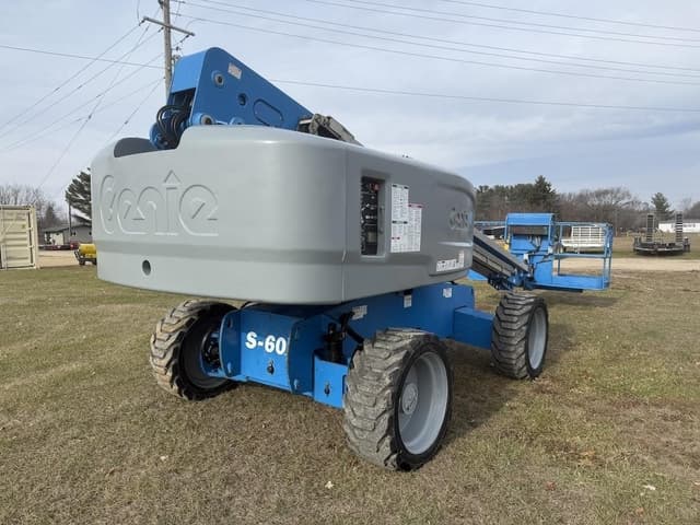 Image of Genie S-60X equipment image 3