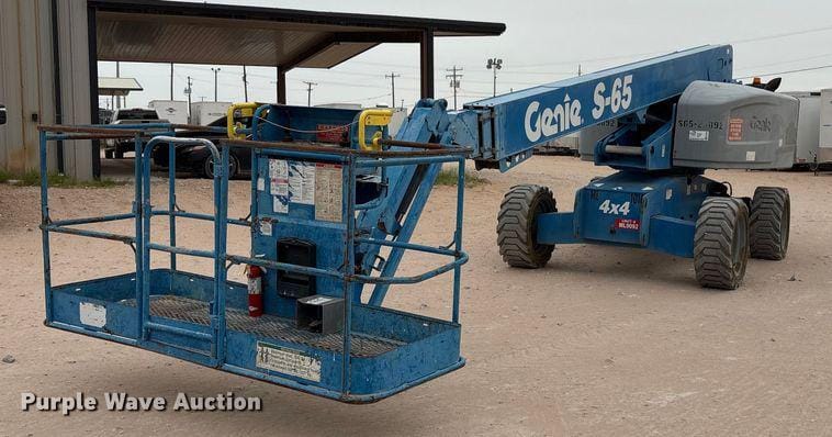 2014 Genie S-65 Equipment Image0