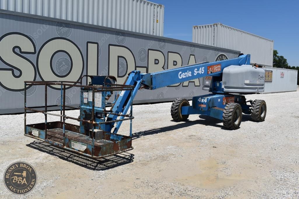 2014 Genie S-45 Equipment Image0