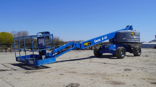 Image of Genie S-45 equipment image 1