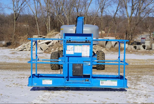 Image of Genie S-45 equipment image 4