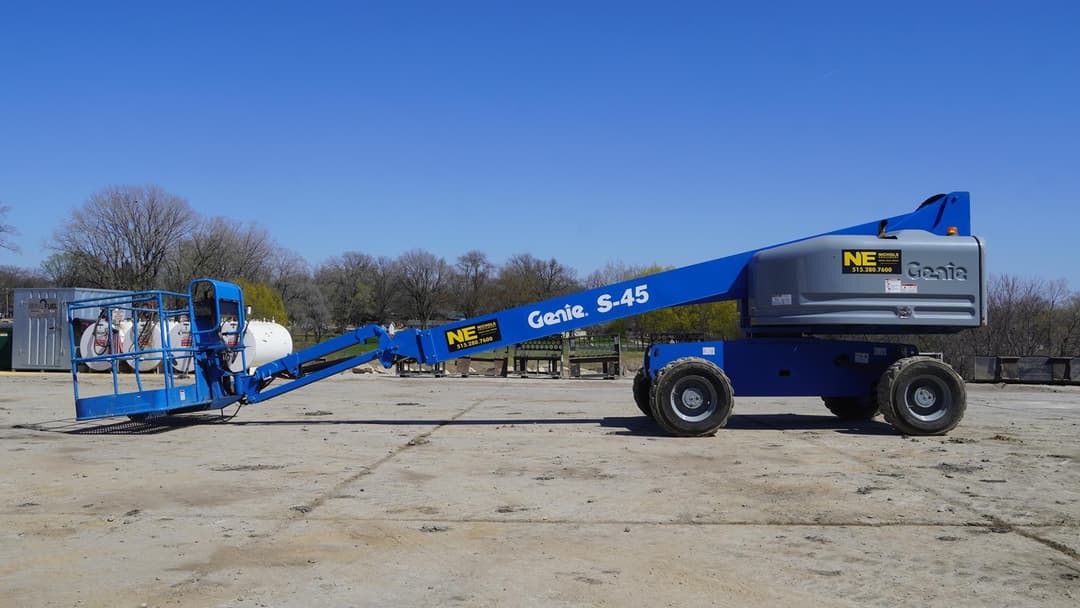 Image of Genie S-45 Primary image