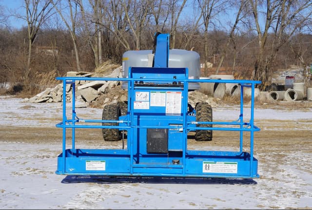 Image of Genie S-45 equipment image 4