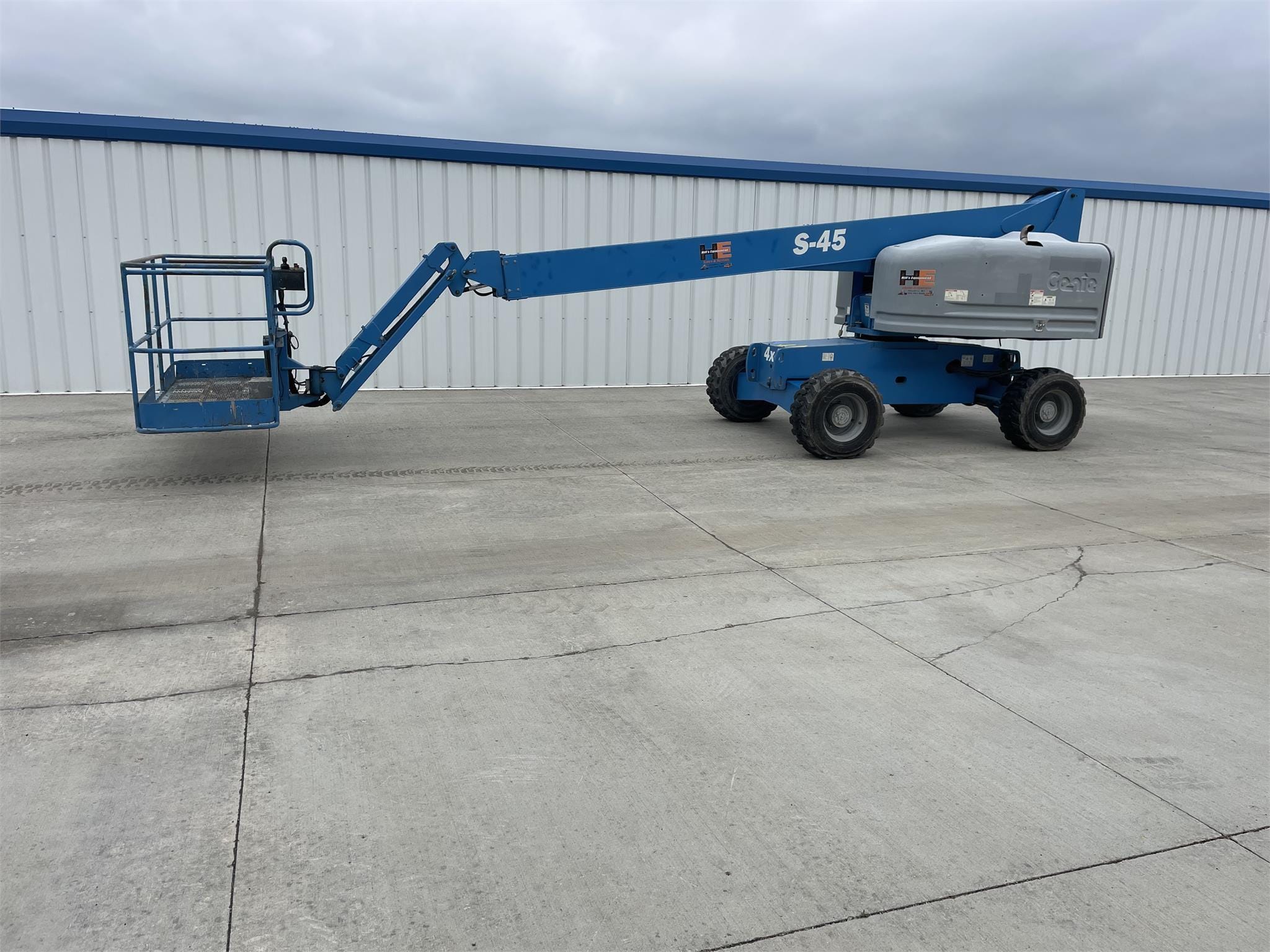 2014 Genie S-45 Equipment Image0