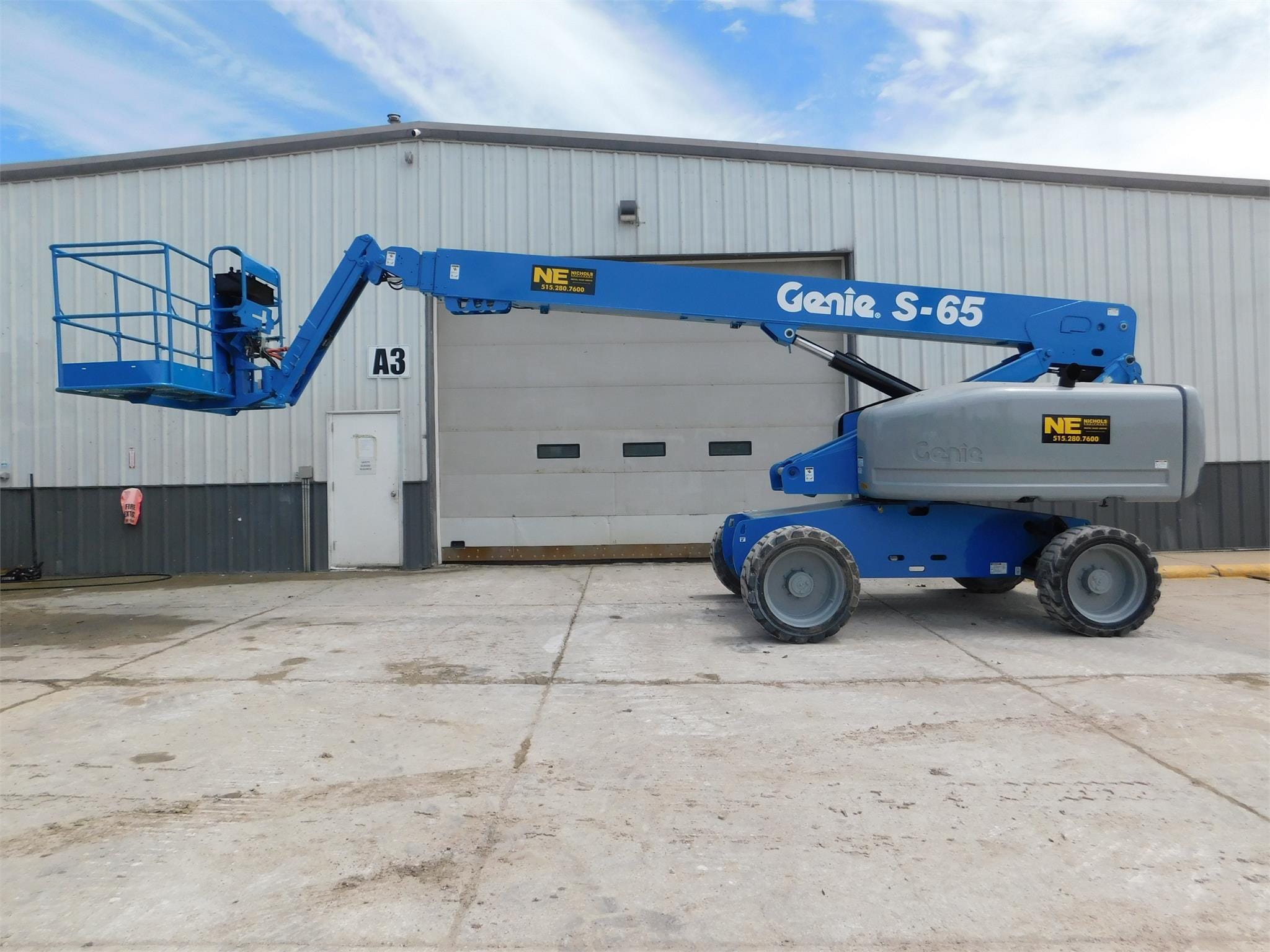 2014 Genie S-65 Equipment Image0