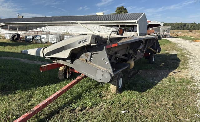 Image of Gleaner 3000 equipment image 3