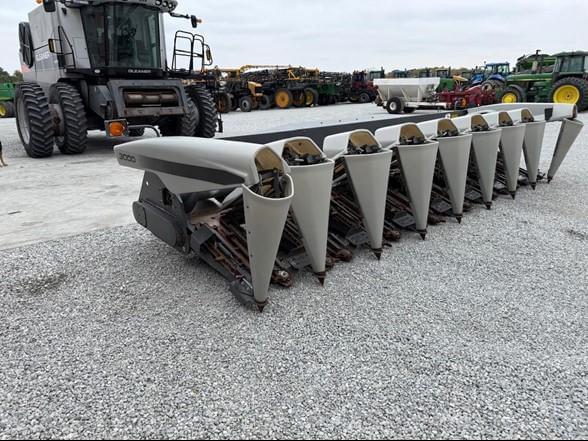 Image of Gleaner 3000 equipment image 1