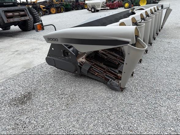 Image of Gleaner 3000 equipment image 2