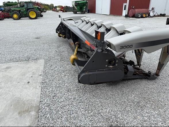 Image of Gleaner 3000 equipment image 4