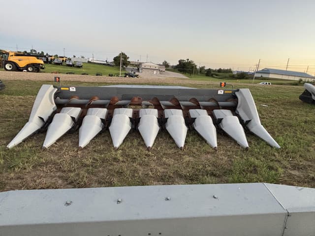 Image of Gleaner 3000 equipment image 1