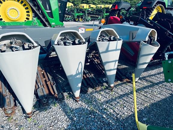 Image of Gleaner 3000 equipment image 4