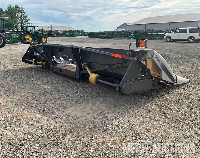 Image of Gleaner 3000 equipment image 3