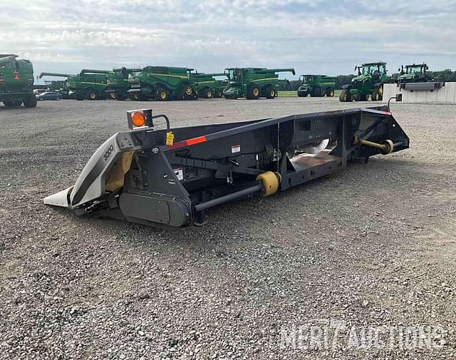Image of Gleaner 3000 equipment image 2