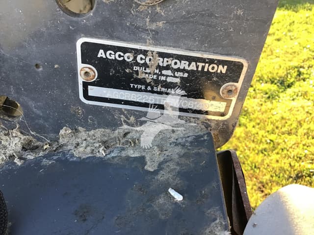 Image of Gleaner 8200 equipment image 1