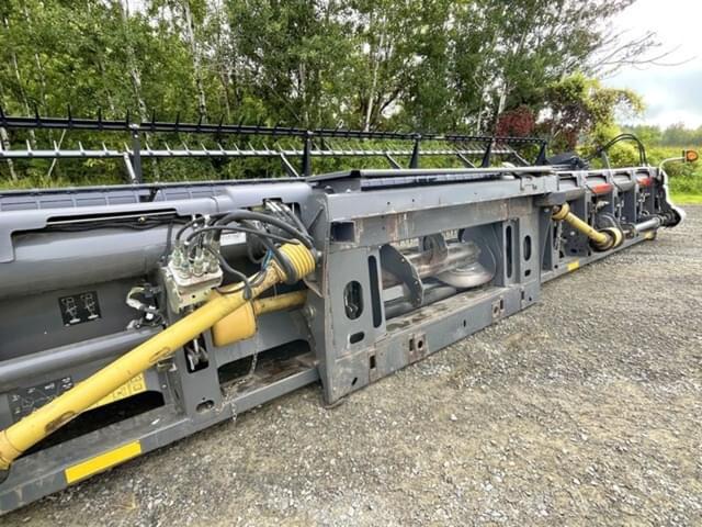 Image of Gleaner 9250 equipment image 4