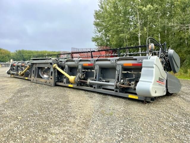 Image of Gleaner 9250 equipment image 2