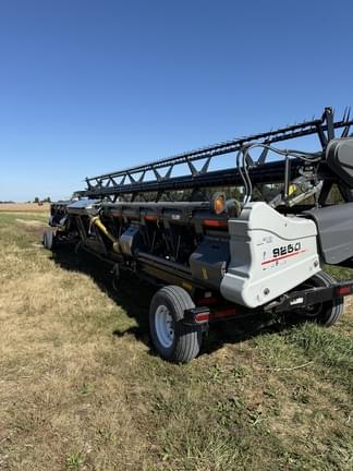 Image of Gleaner 9250-35 equipment image 2