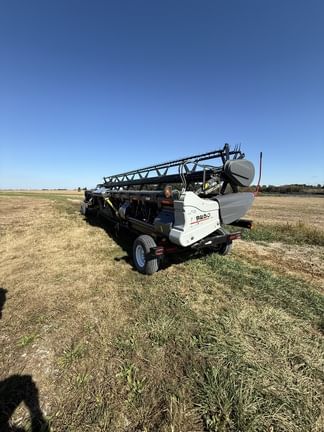 2014 Gleaner 9250-35 Equipment Image0