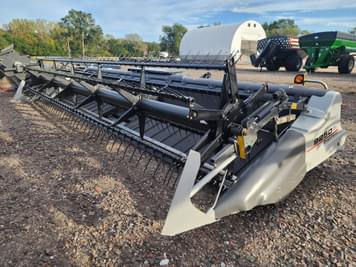 Main image Gleaner 9250