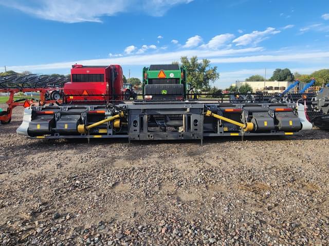 Image of Gleaner 9250 equipment image 3