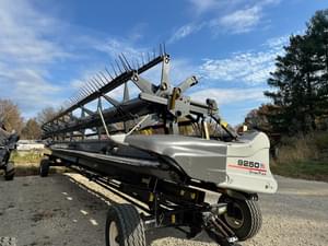 2014 Gleaner 9250 Image