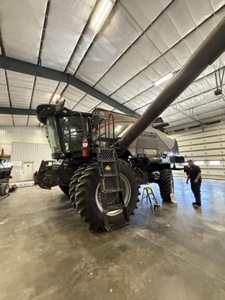 Image of Gleaner S68 Primary image