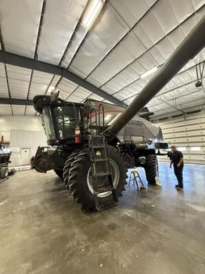 2014 Gleaner S68 Image