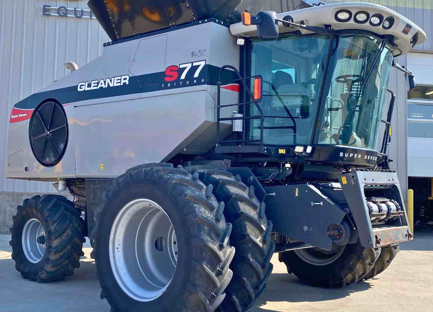 2014 Gleaner S77 Equipment Image0