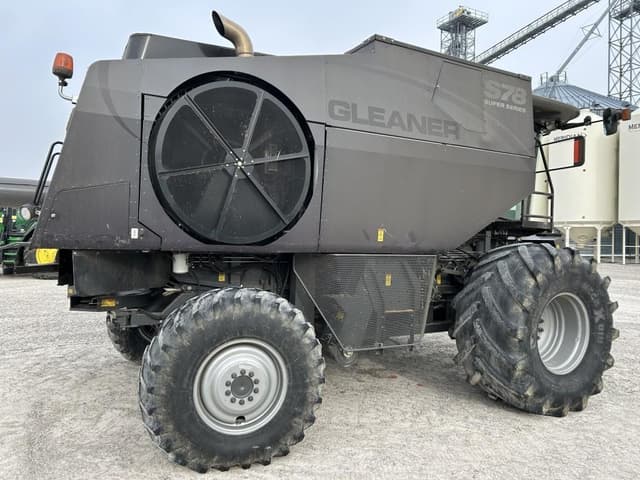 Image of Gleaner S78 equipment image 4