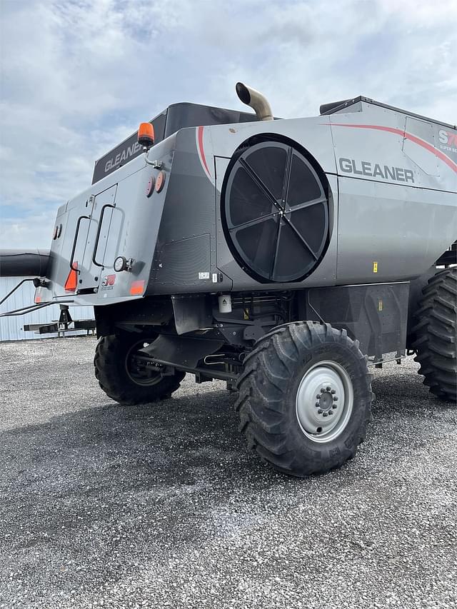 Image of Gleaner S78 equipment image 2