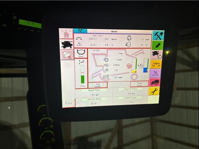 Image of Gleaner S78 equipment image 2