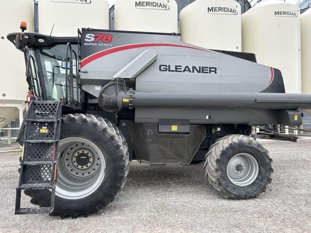 Image of Gleaner S78 equipment image 2