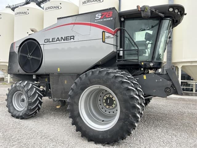 Image of Gleaner S78 equipment image 1