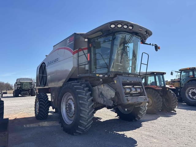 Image of Gleaner S78 equipment image 2