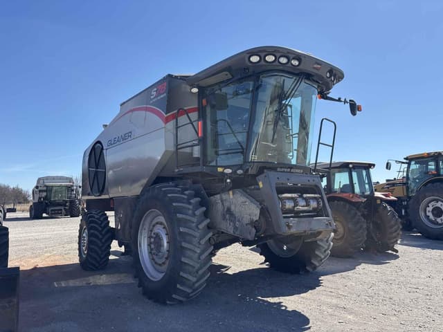 Image of Gleaner S78 equipment image 2