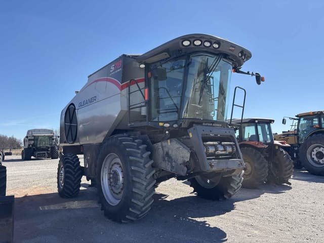 Image of Gleaner S78 equipment image 1